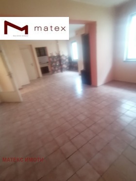 3 bedroom Lyatno kino Trakiya, Varna 2