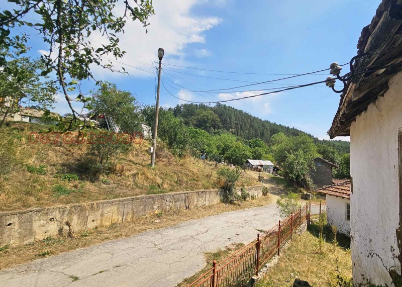 Продава ПАРЦЕЛ, с. Бутроинци, област Перник, снимка 8 - Парцели - 53029452