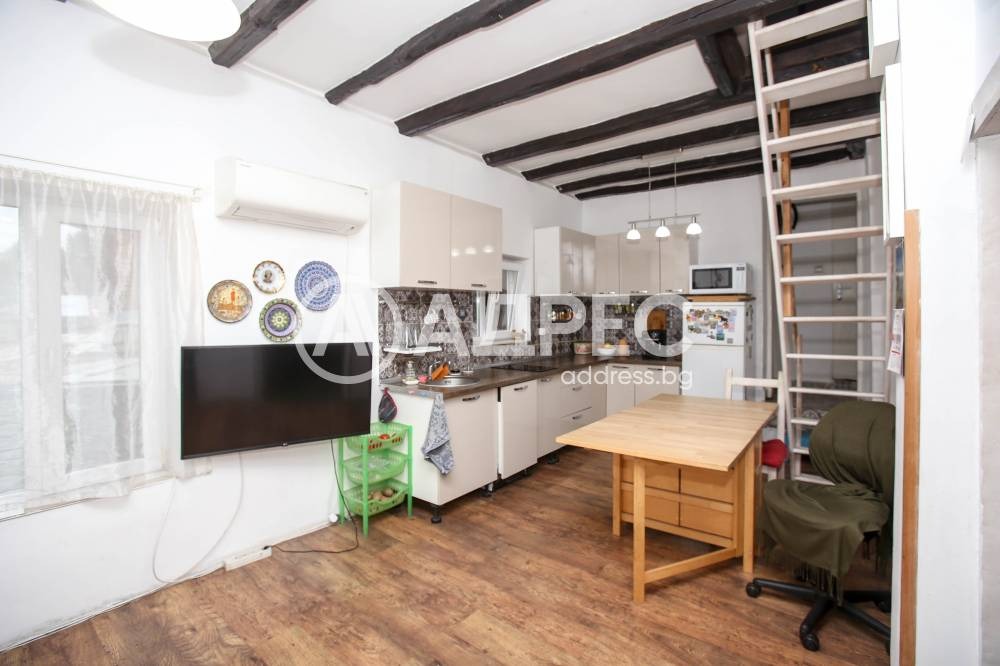 Продава КЪЩА, гр. София, Орландовци, снимка 2 - Къщи - 53519990