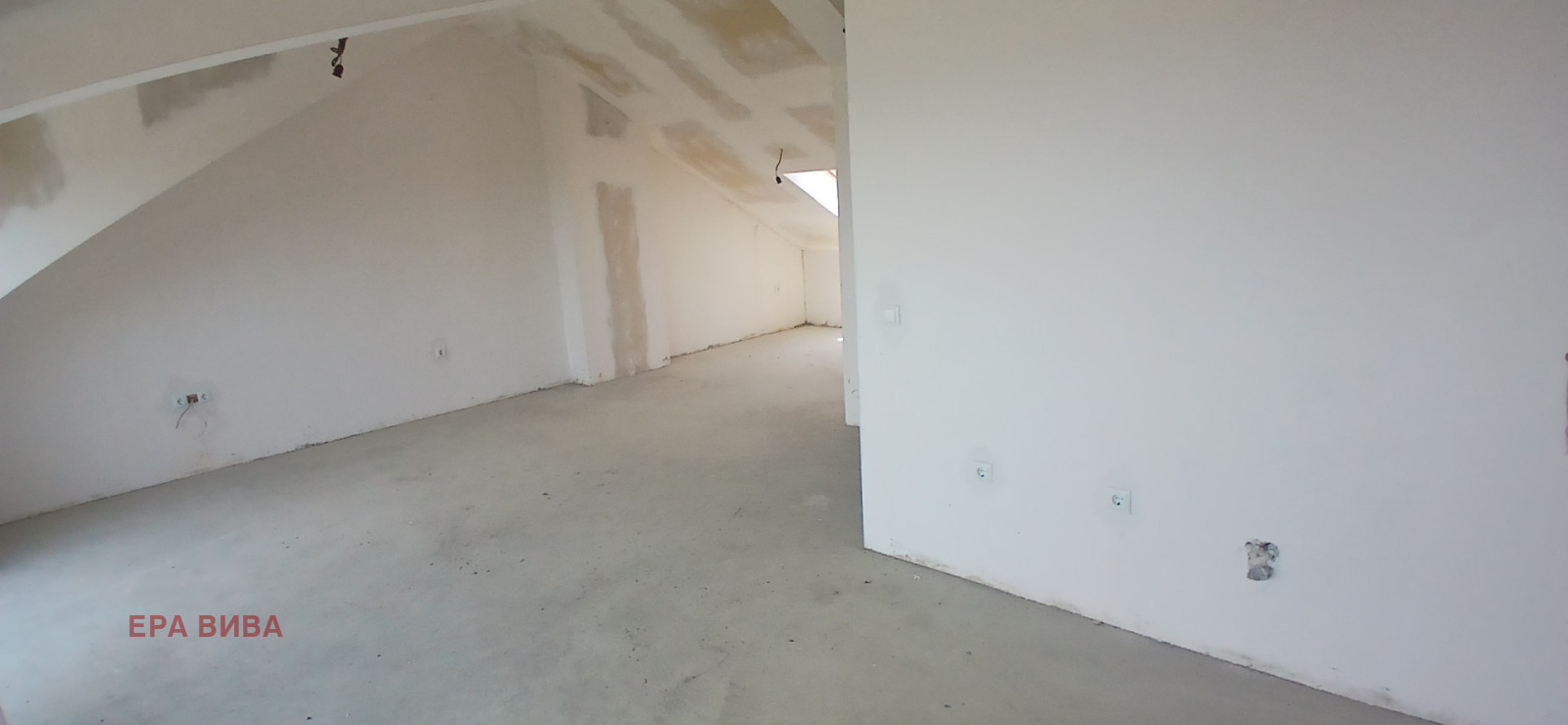 Продава КЪЩА, гр. Варна, м-т Пчелина, снимка 15 - Къщи - 54068810