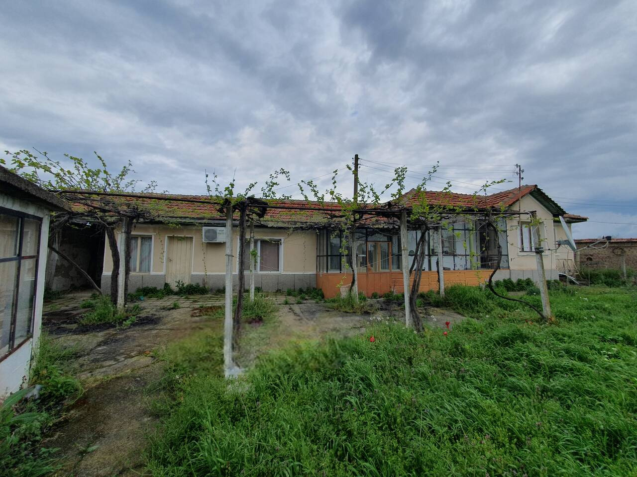 Продава КЪЩА, с. Ръжево, област Пловдив, снимка 2 - Къщи - 54327095