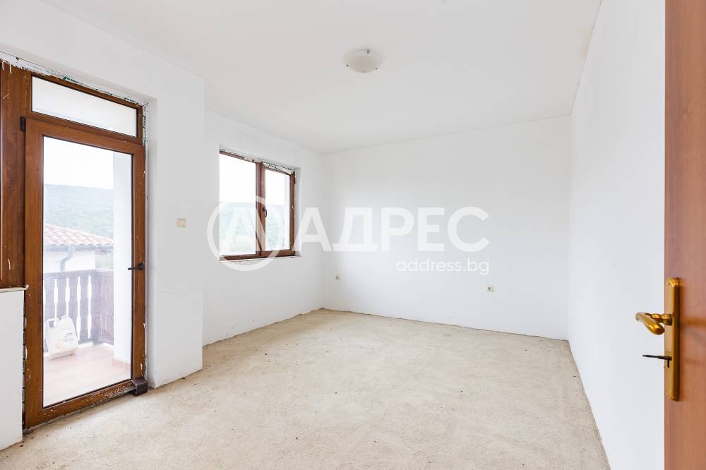 Продава КЪЩА, с. Църква, област Добрич, снимка 9 - Къщи - 55090964