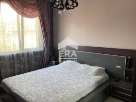 2 Schlafzimmer Pogrebi, Warna 9