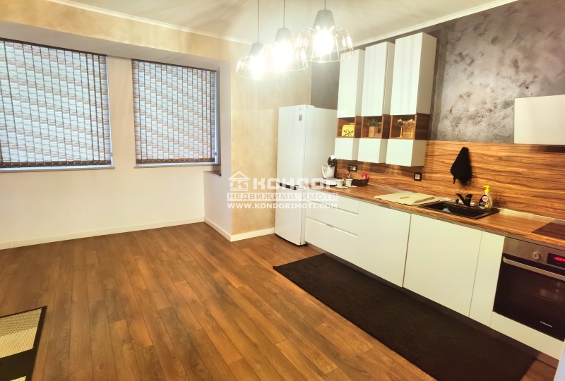 À venda  2 quartos Plovdiv , Centar , 160 m² | 63401699