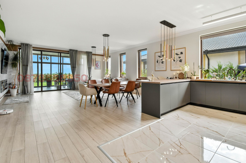 Продава  Къща област Пловдив , с. Радиново , 245 кв.м | 70504099 - изображение [4]