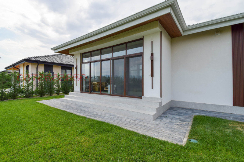 Продава  Къща област Пловдив , с. Радиново , 245 кв.м | 70504099
