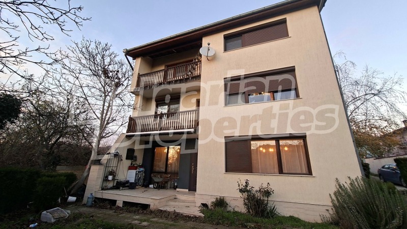 Продава КЪЩА в град Варна, Изгрев - 190 кв.м / При запитване, БЪЛГЕРИАН ПРОПЕРТИС ВАРНА