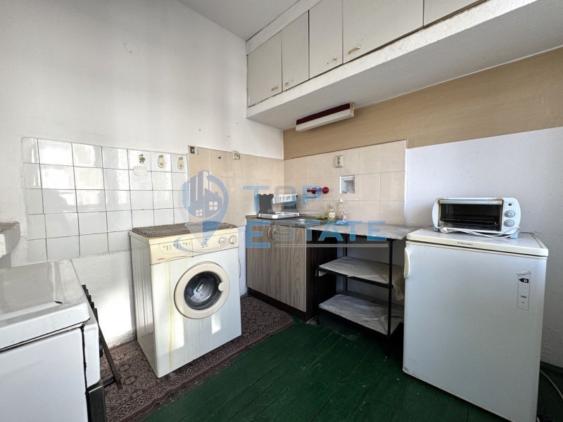 Продава МНОГОСТАЕН, гр. Велико Търново, Център, снимка 6 - Апартаменти - 52690239