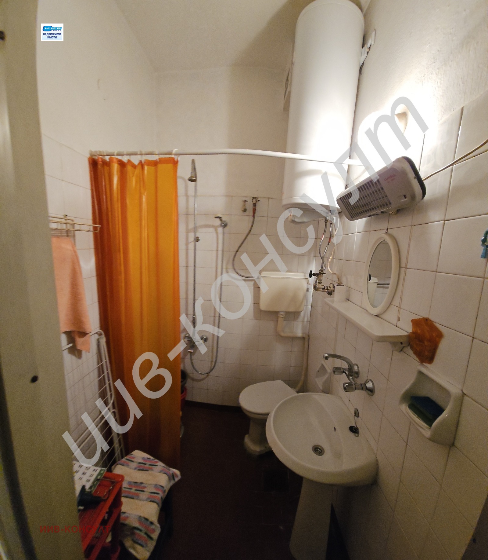 Продава ЕТАЖ ОТ КЪЩА, гр. Велико Търново, Център, снимка 6 - Етаж от къща - 54288303