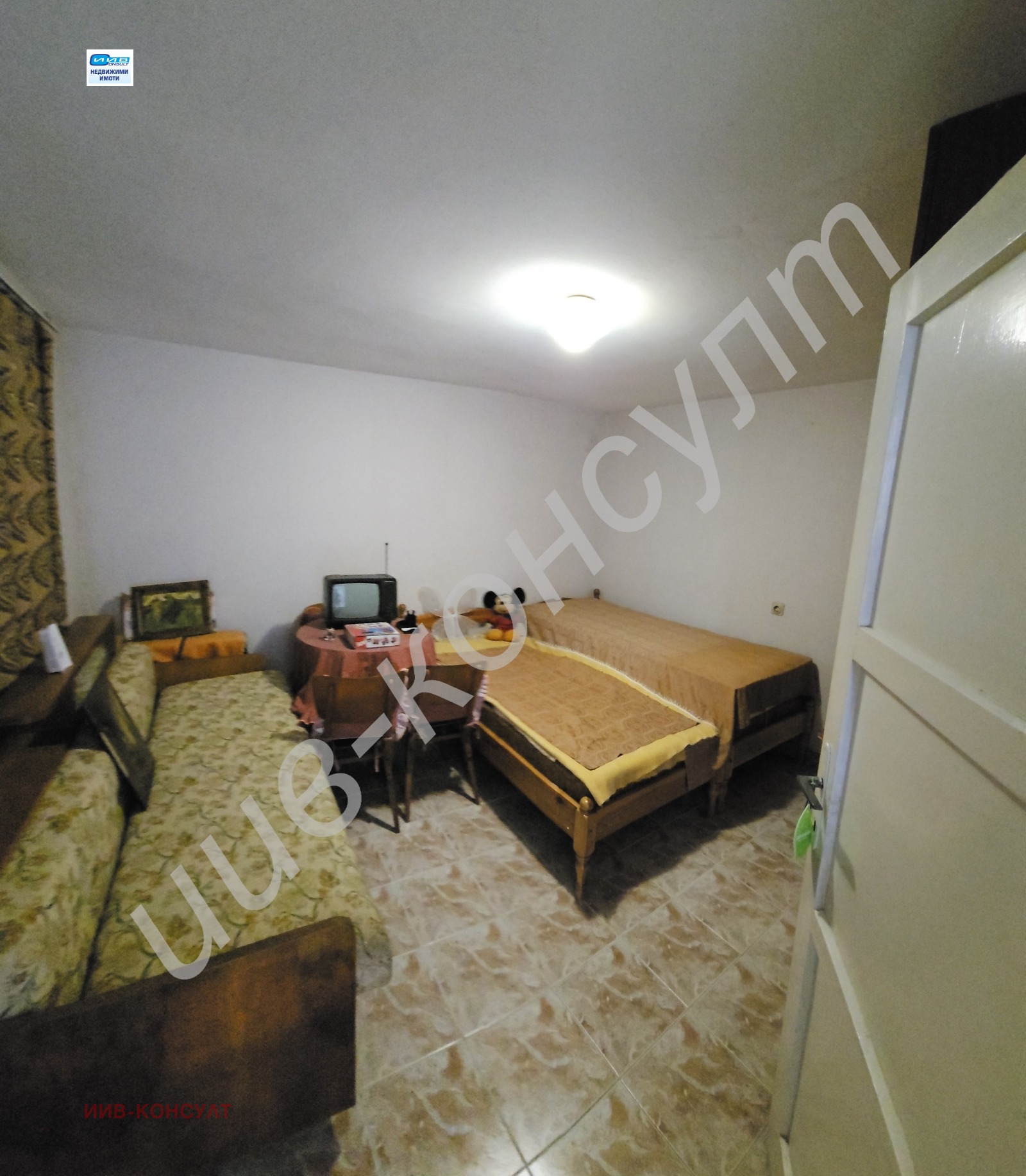Продава ЕТАЖ ОТ КЪЩА, гр. Велико Търново, Център, снимка 7 - Етаж от къща - 54288303