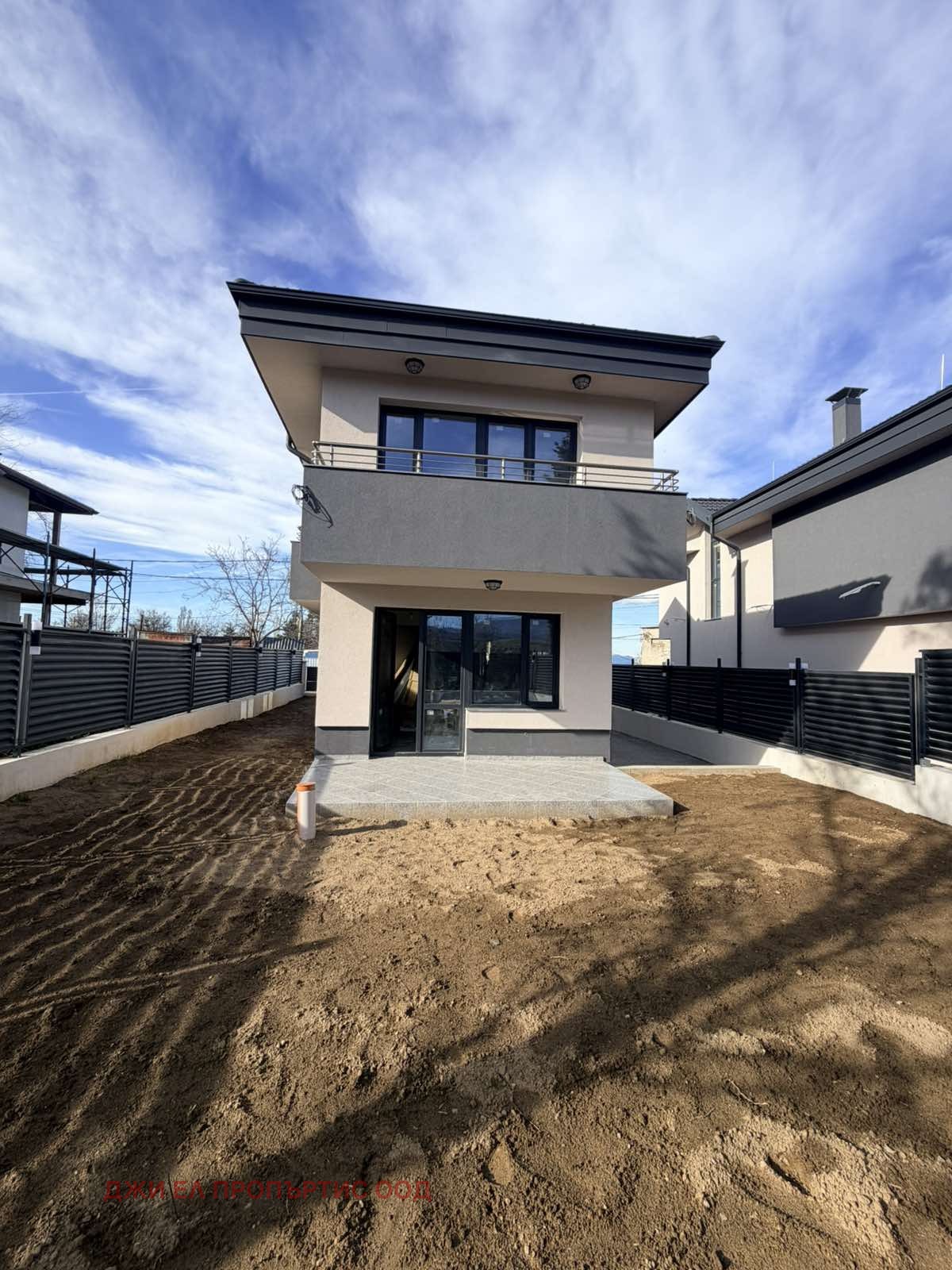 Продава КЪЩА, гр. София, Суходол, снимка 2 - Къщи - 54121530