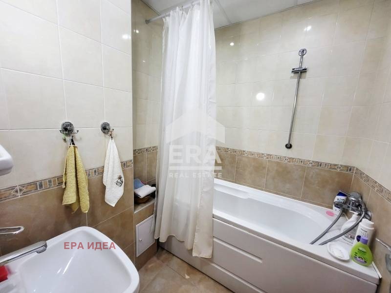 Продава 4-СТАЕН, гр. Плевен, Широк център, снимка 16 - Апартаменти - 54354562