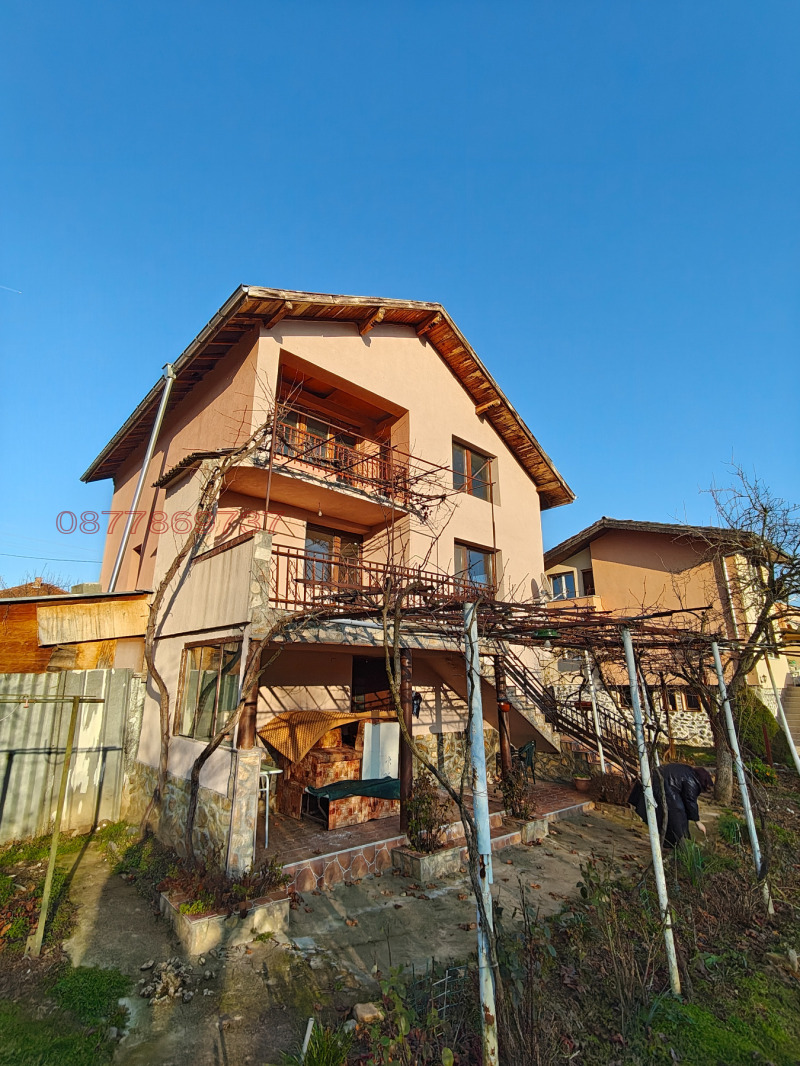 Продава КЪЩА, гр. Ботевград, област София област, снимка 2 - Къщи - 52890360