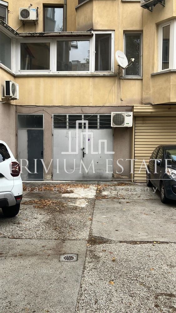 Продава ГАРАЖ, ПАРКОМЯСТО, гр. Пловдив, Кючук Париж