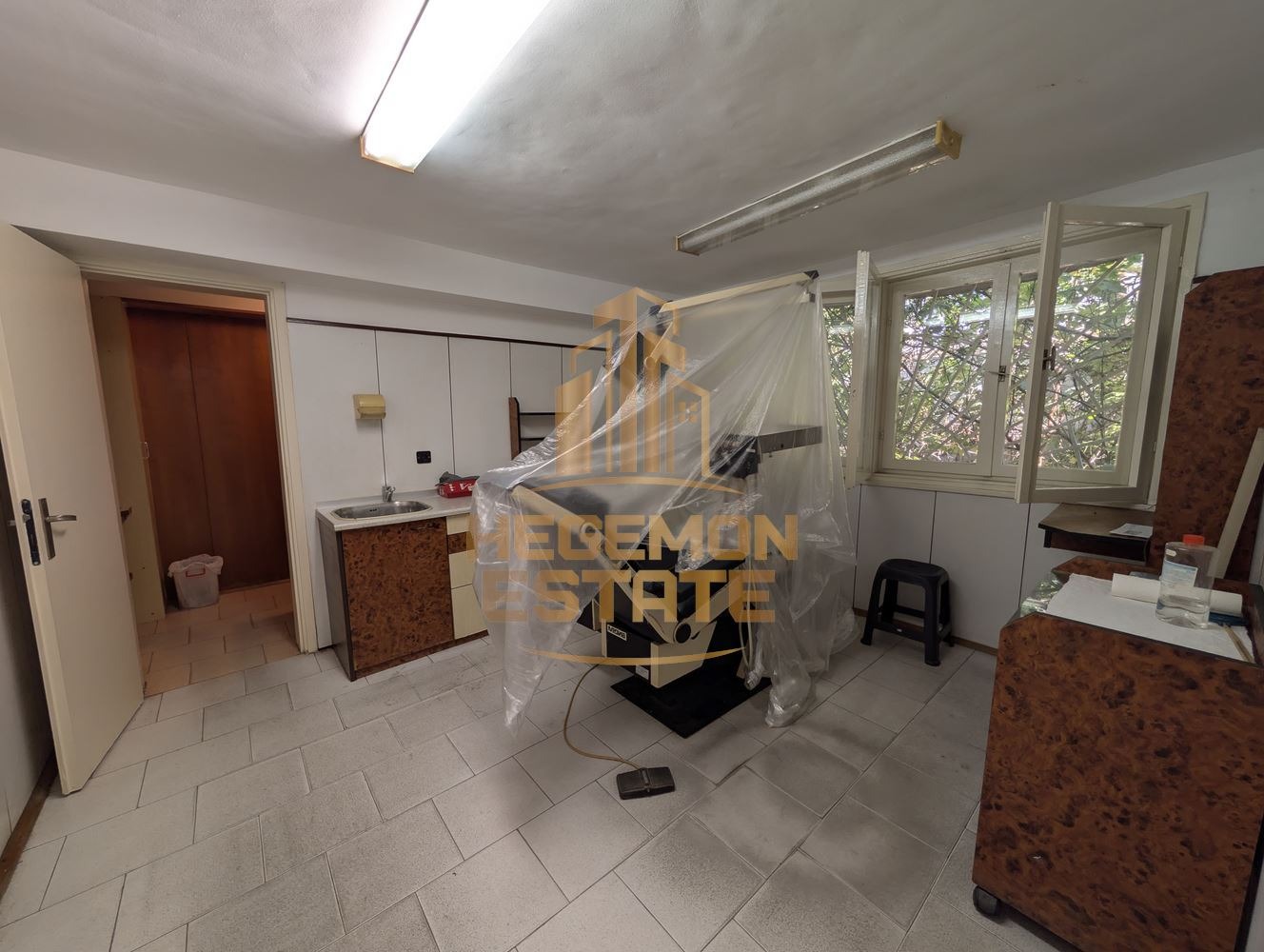 Продава ОФИС, гр. Варна, Лятно кино Тракия, снимка 3 - Офиси - 54853551