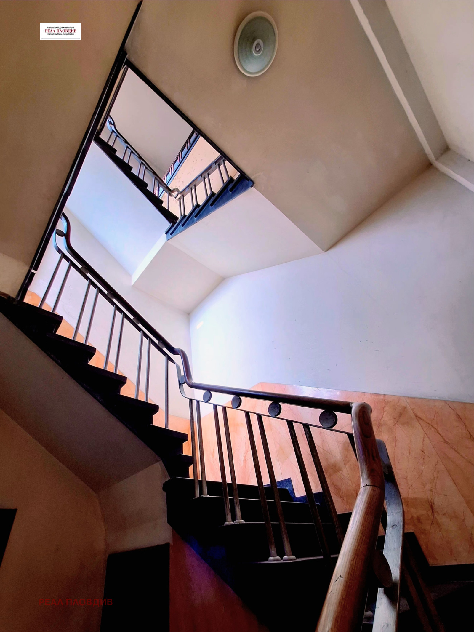 Продава ЕТАЖ ОТ КЪЩА, гр. Пловдив, Център, снимка 5 - Етаж от къща - 56748045
