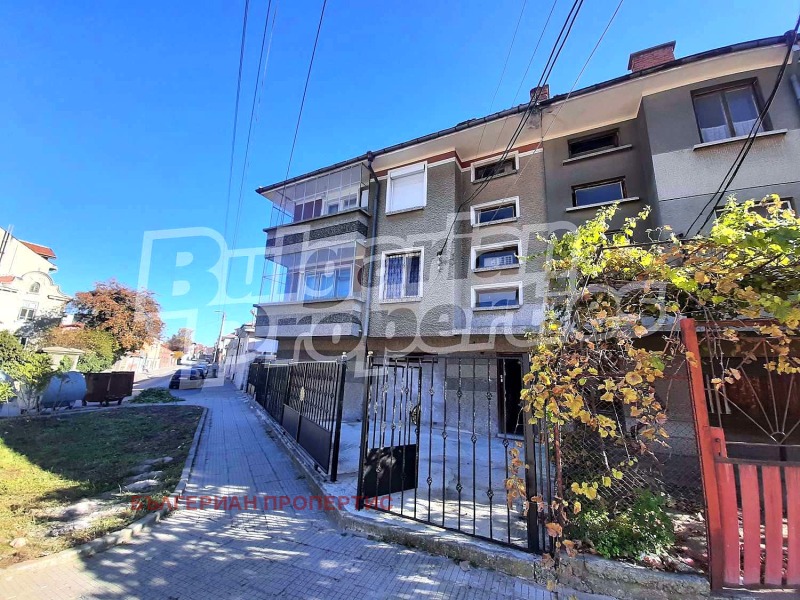 Продава ЕТАЖ ОТ КЪЩА в област Бургас, гр. Карнобат - 90 кв.м / 135 000 € » 264 037.05 лв., БЪЛГЕРИАН ПРОПЕРТИС