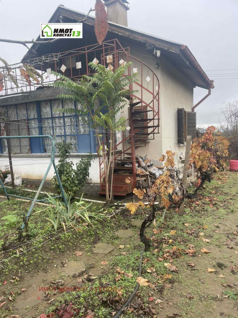 Продава ВИЛА, гр. Плевен, м-т Мъртва долина, снимка 2 - Вили - 52366129