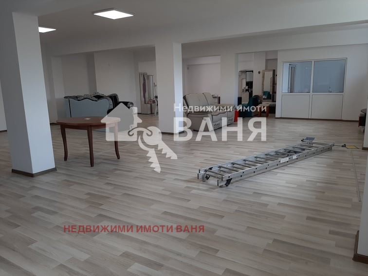 Продава  Магазин област Пловдив , гр. Карлово , 320 кв.м | 50473496 - изображение [5]