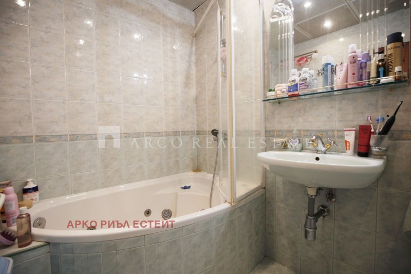 Продава 3-СТАЕН, гр. София, Хиподрума, снимка 12 - Апартаменти - 52796929