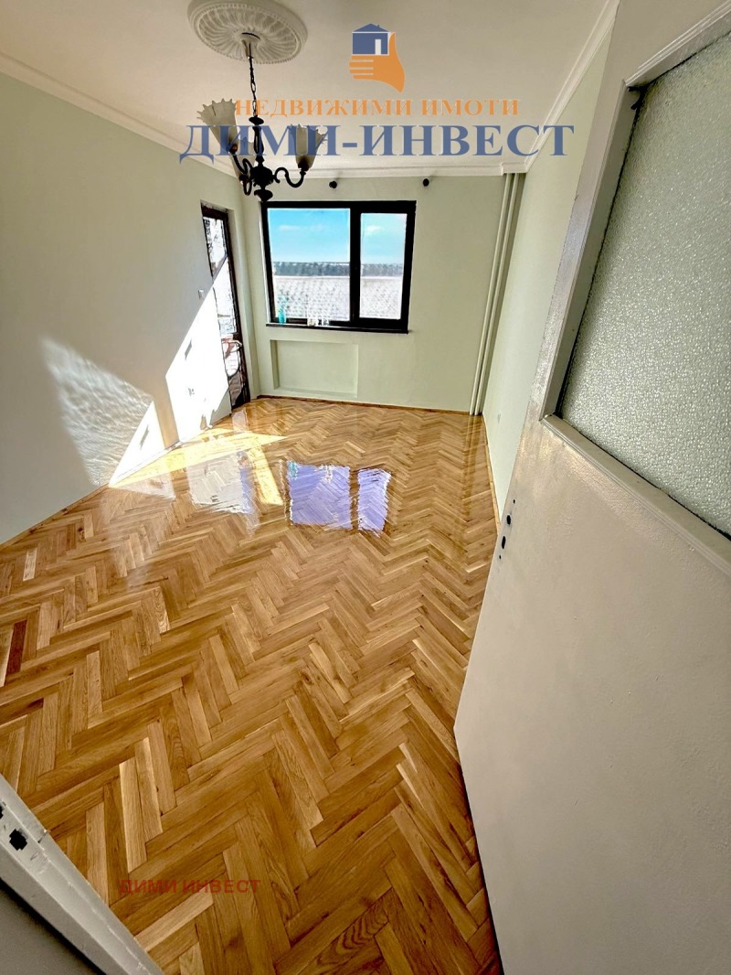 Продава 4-СТАЕН, гр. Добрич, Свети Георги, снимка 3 - Апартаменти - 53163359