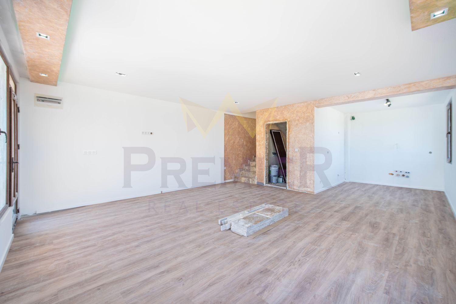 Продава КЪЩА, гр. Варна, м-т Перчемлията, снимка 2 - Къщи - 50457926