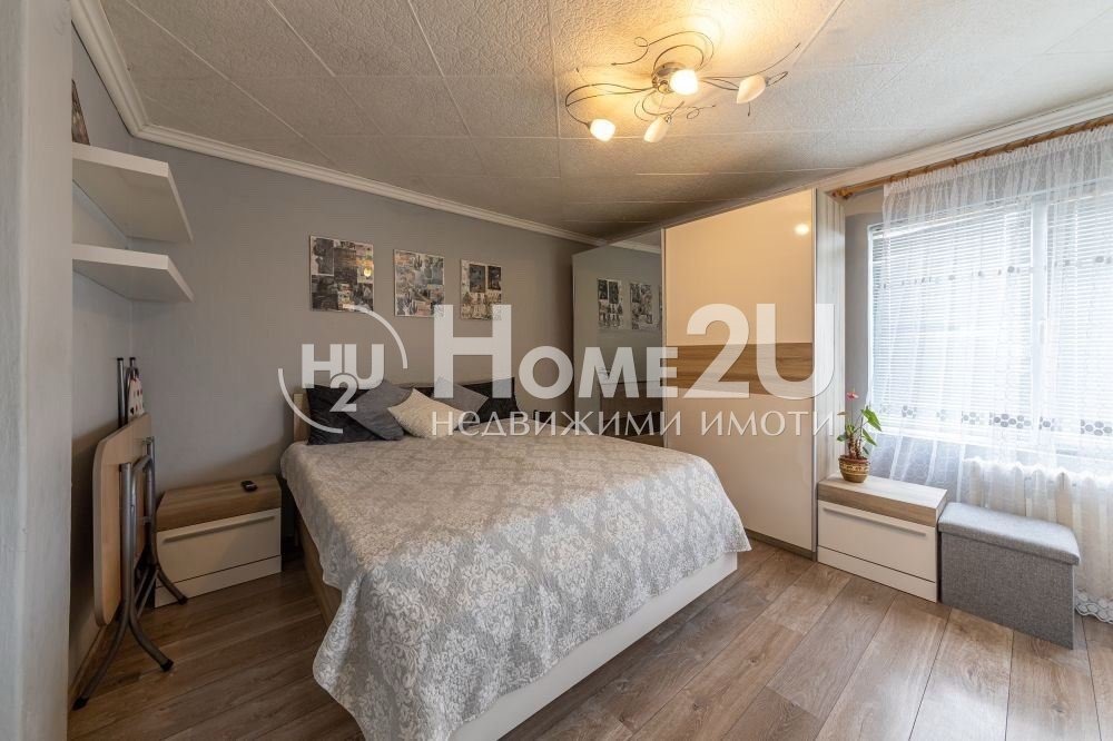 Продава КЪЩА, гр. Аксаково, област Варна, снимка 13 - Къщи - 53946061