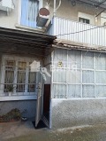 Продава ЕТАЖ ОТ КЪЩА, гр. Карлово, област Пловдив, снимка 1 - Етаж от къща - 43743517