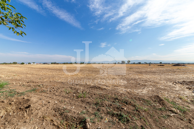 Продава ПАРЦЕЛ в град София, Враждебна - 1697 кв.м / 136 000 € » 265 992.88 лв., ДЖЕЙ И ДЖЕЙ КОРПОРЕЙШЪН ООД