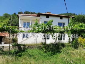 Продажба на имоти в с. Горно Изворово, област Стара Загора - изображение 1 