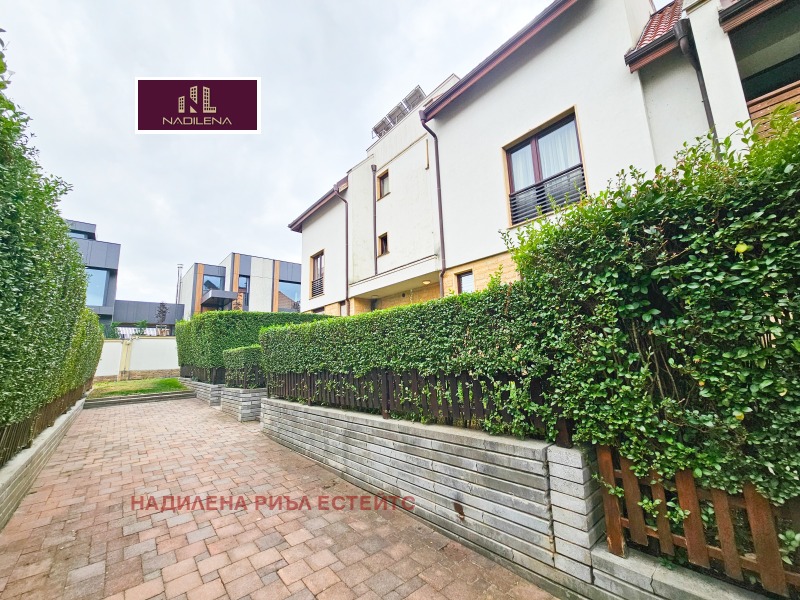 Продава  Къща град София , м-т Детски град , 221 кв.м | 42346043