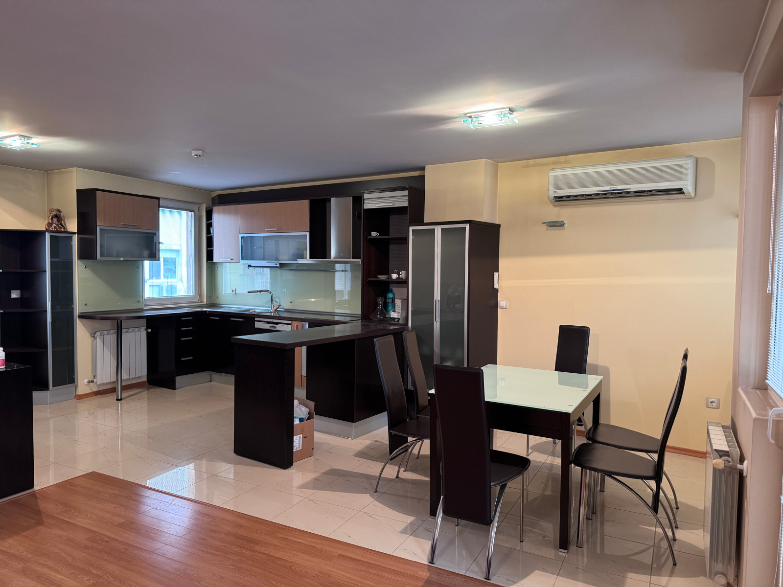Продава ЕТАЖ ОТ КЪЩА, гр. Пловдив, Кършияка, снимка 2 - Етаж от къща - 53768968
