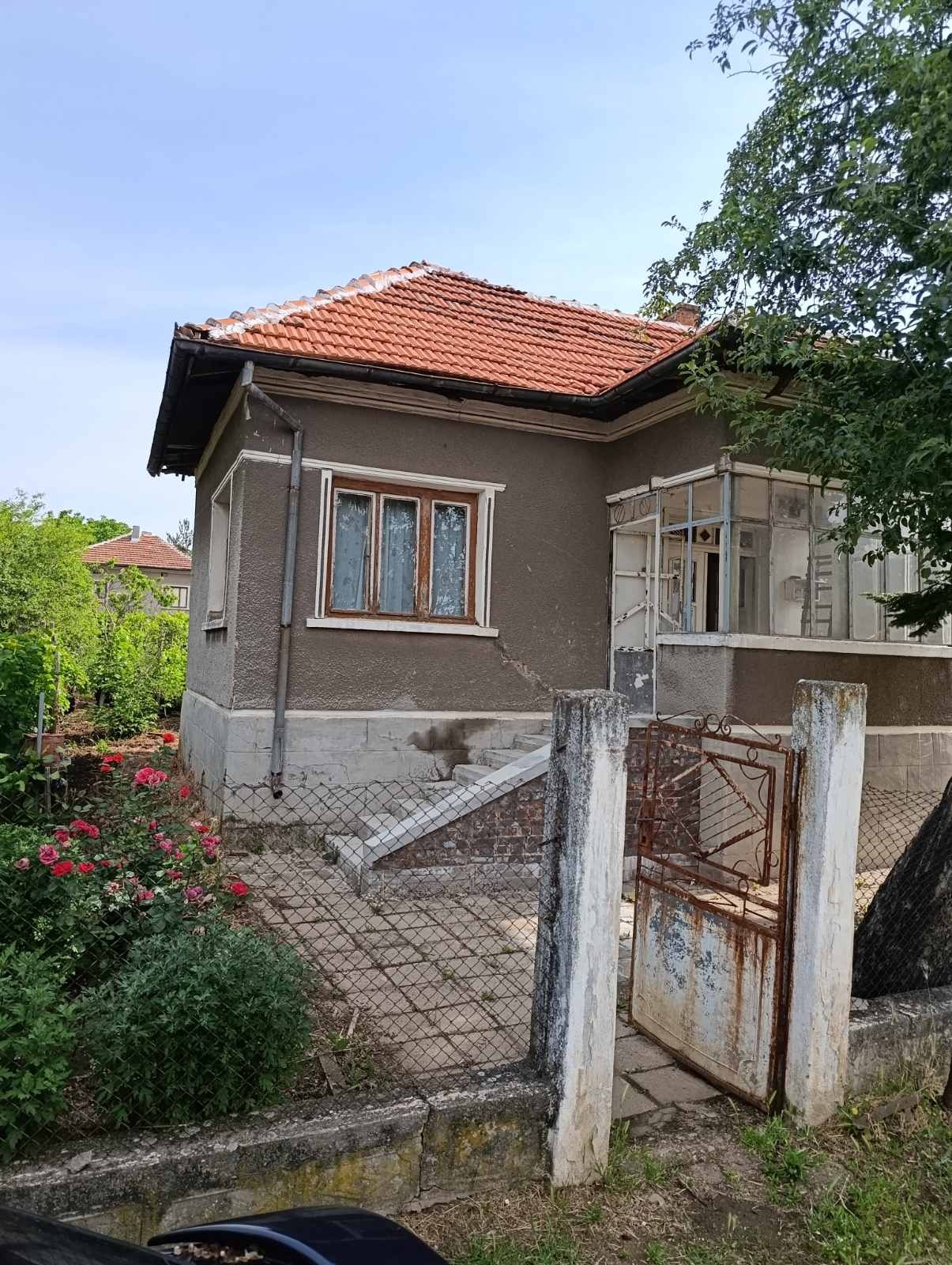 Продава КЪЩА, с. Динковица, област Видин