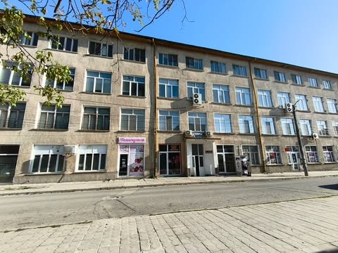 Продава ПРОМ. ПОМЕЩЕНИЕ, гр. Лом, област Монтана