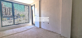 1 quarto Hristo Smirnenski, Plovdiv