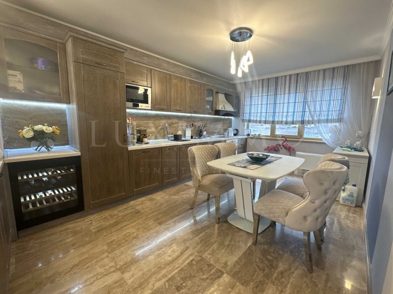 Продава 3-СТАЕН, област Бургас, гр. Свети Влас • по договаряне • 32063463 — Holmes.bg