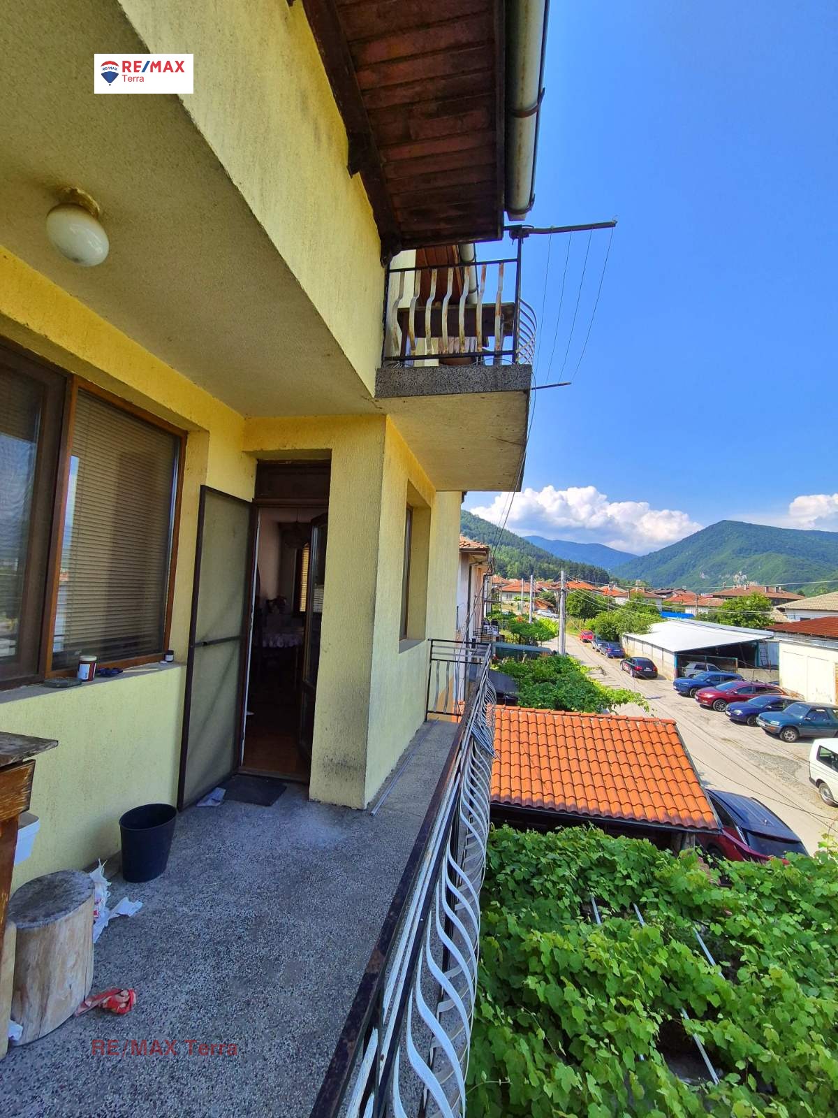 Продава КЪЩА, гр. Етрополе, област София област, снимка 2 - Къщи - 55088719