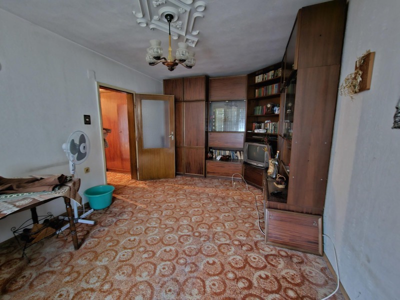 Продава 4-СТАЕН в област Велико Търново, гр. Лясковец - 115 кв.м / 108 500 € » 212 207.56 лв., ГЕОРГИЕВ-2000