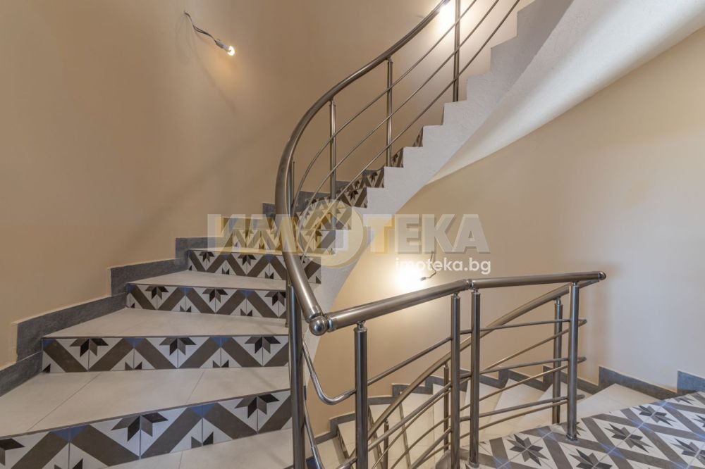 Продава 3-СТАЕН, гр. Варна, к.к. Чайка, снимка 10 - Апартаменти - 55280091