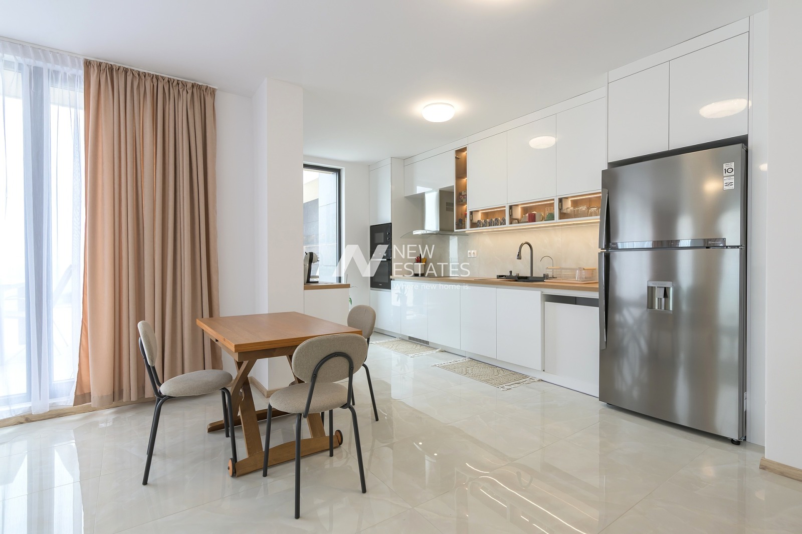 Продава 4-СТАЕН, гр. Варна, м-т Горна Трака, снимка 2 - Апартаменти - 55986159