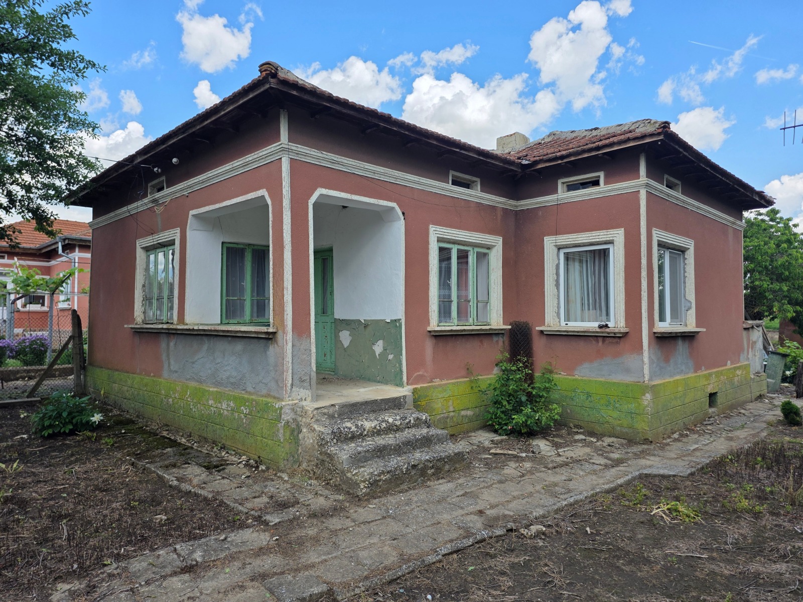 Продава КЪЩА, с. Добрево, област Добрич