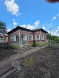 Продава КЪЩА, с. Добрево, област Добрич, снимка 2