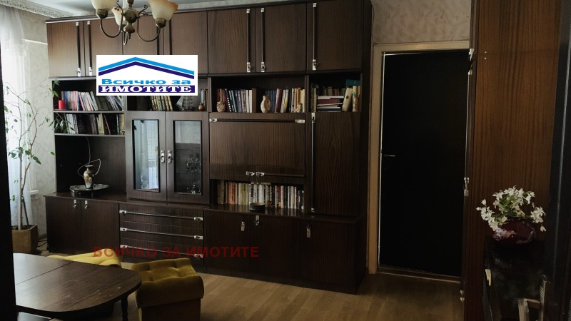 Продава 3-СТАЕН, гр. Русе, Здравец Изток, снимка 2 - Aпартаменти - 49539022