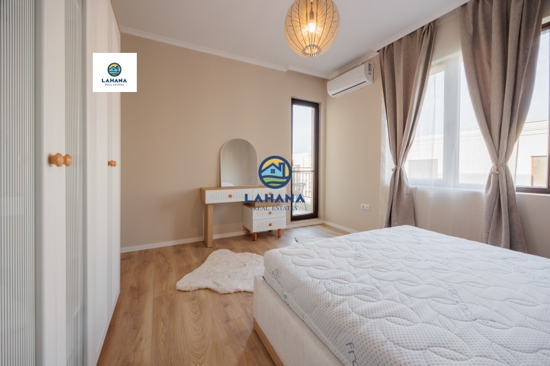 Продава КЪЩА, гр. Бургас, Сарафово, снимка 12 - Къщи - 52616724