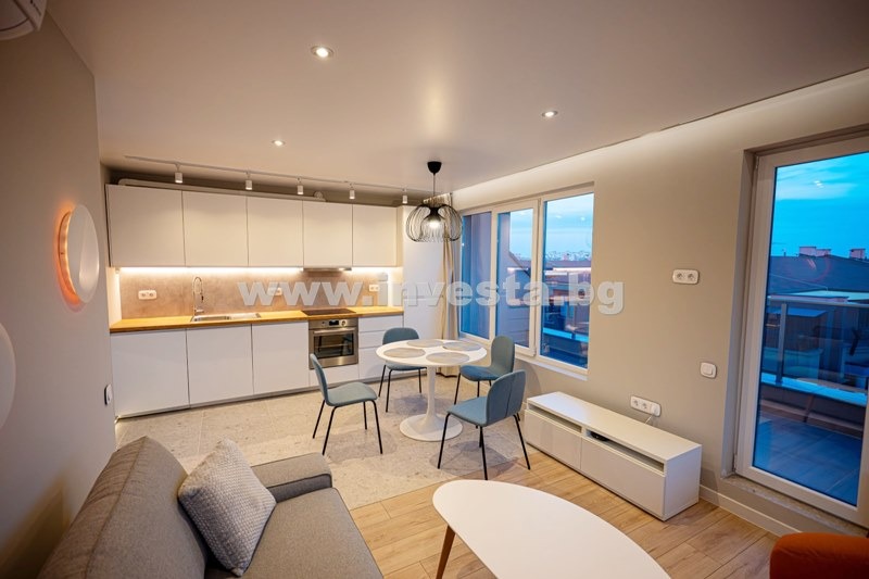 Продава 2-СТАЕН, гр. Пловдив, Остромила