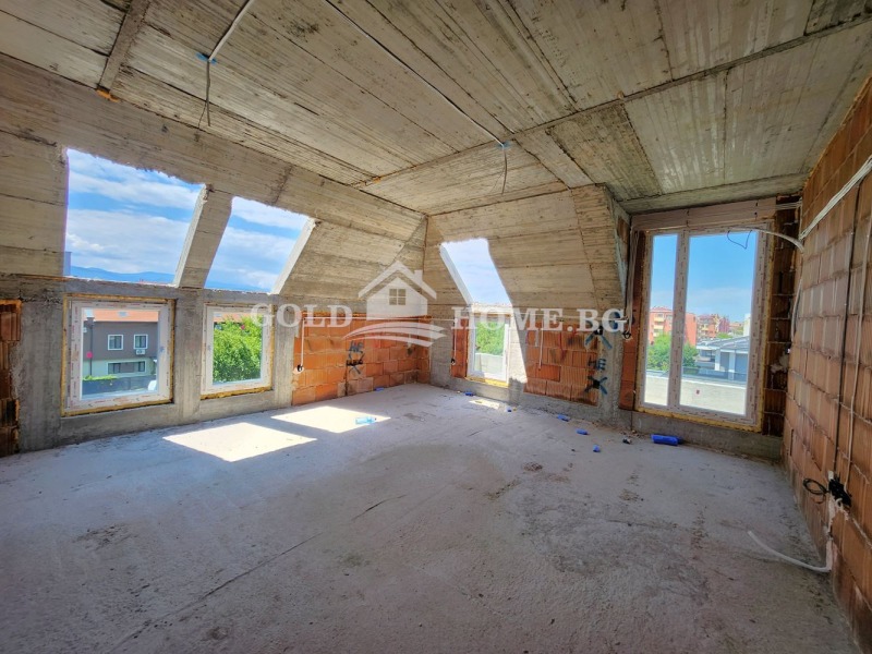 Продава  3-стаен град Пловдив , Остромила , 125 кв.м | 45196792