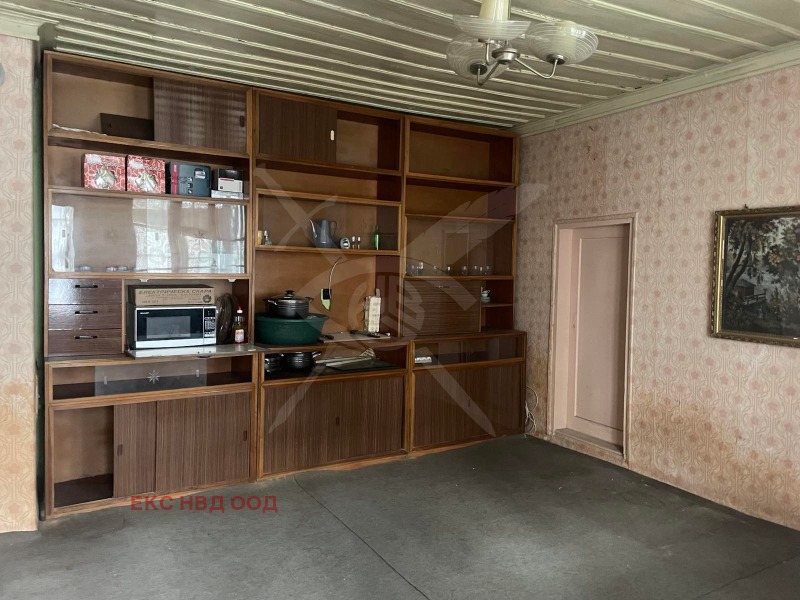 Продава КЪЩА, гр. Карлово, област Пловдив, снимка 2 - Къщи - 52628702