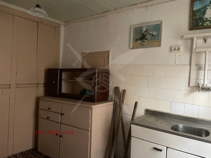 Продава КЪЩА, гр. Карлово, област Пловдив, снимка 3 - Къщи - 52628702