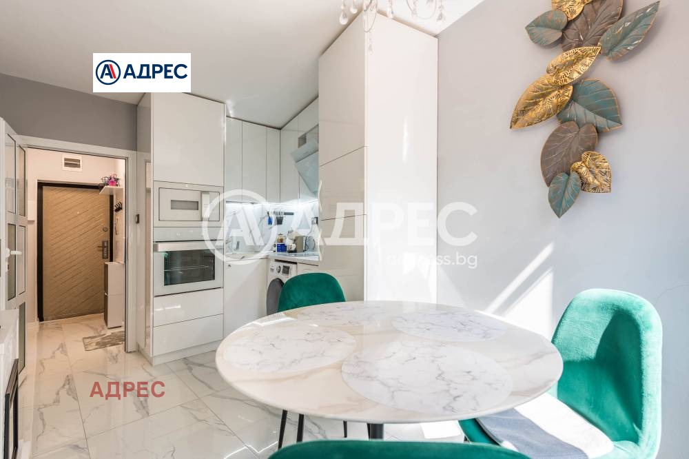 Продава МНОГОСТАЕН, гр. Варна, Център