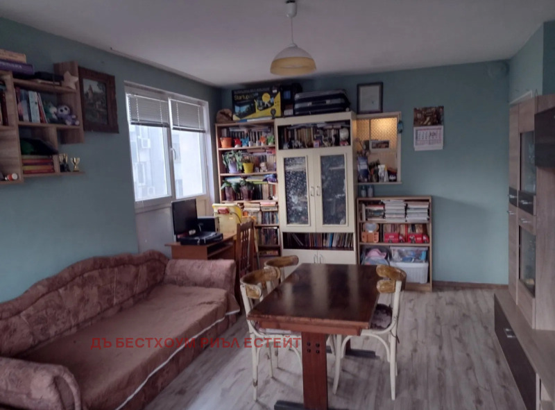 Продава 3-СТАЕН, гр. Варна, Окръжна болница-Генерали, снимка 3 - Апартаменти - 53119018